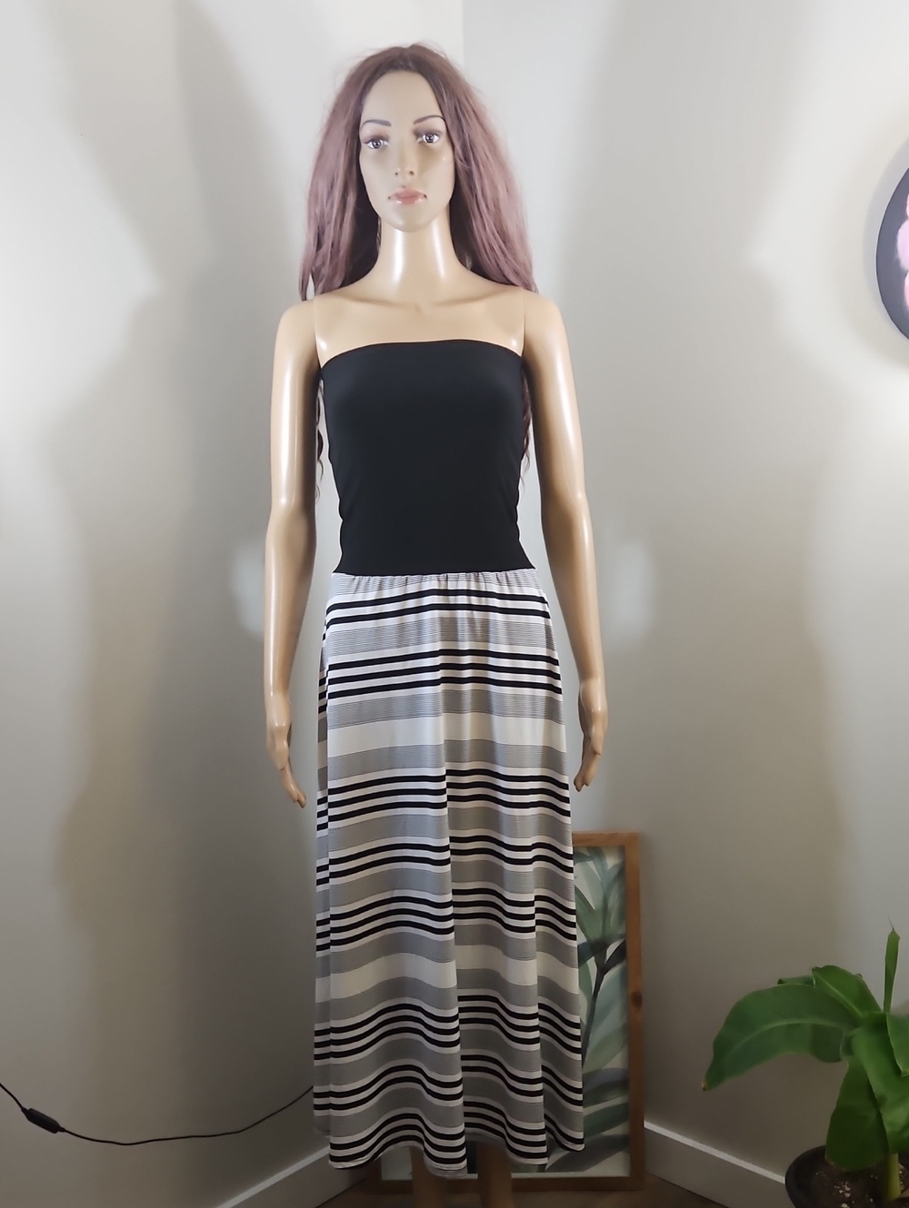 Vamp Womenโs Strapless Black & Gray Striped Maxi Dress Tube